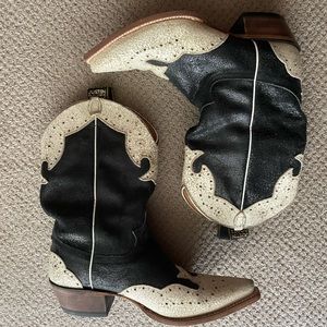 Amazing Genuine Leather Cowboy Boots from Justin Boots